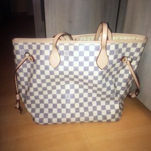 Louis Vuitton Look alike